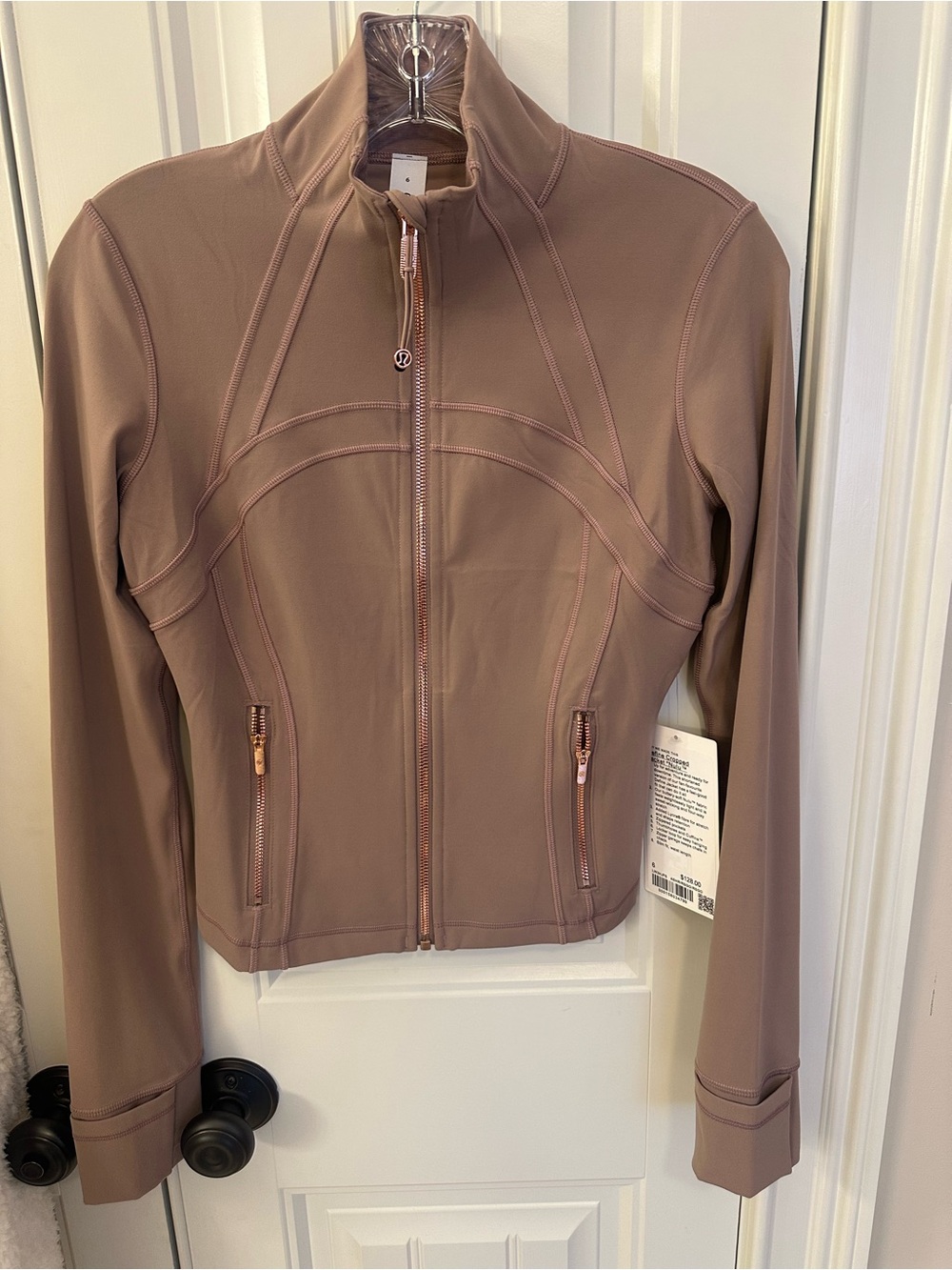 lululemon define cropped Jacket-Nulu-size 6-NWT-Tanish with rose gold zipper